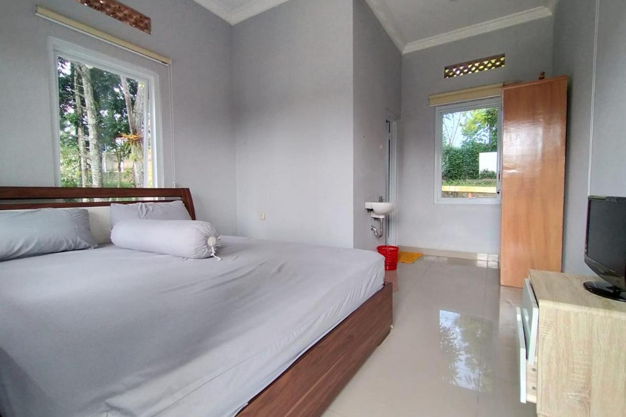 Villa Batu Tua Puncak Mitra Reddoorz ボゴール エクステリア 写真