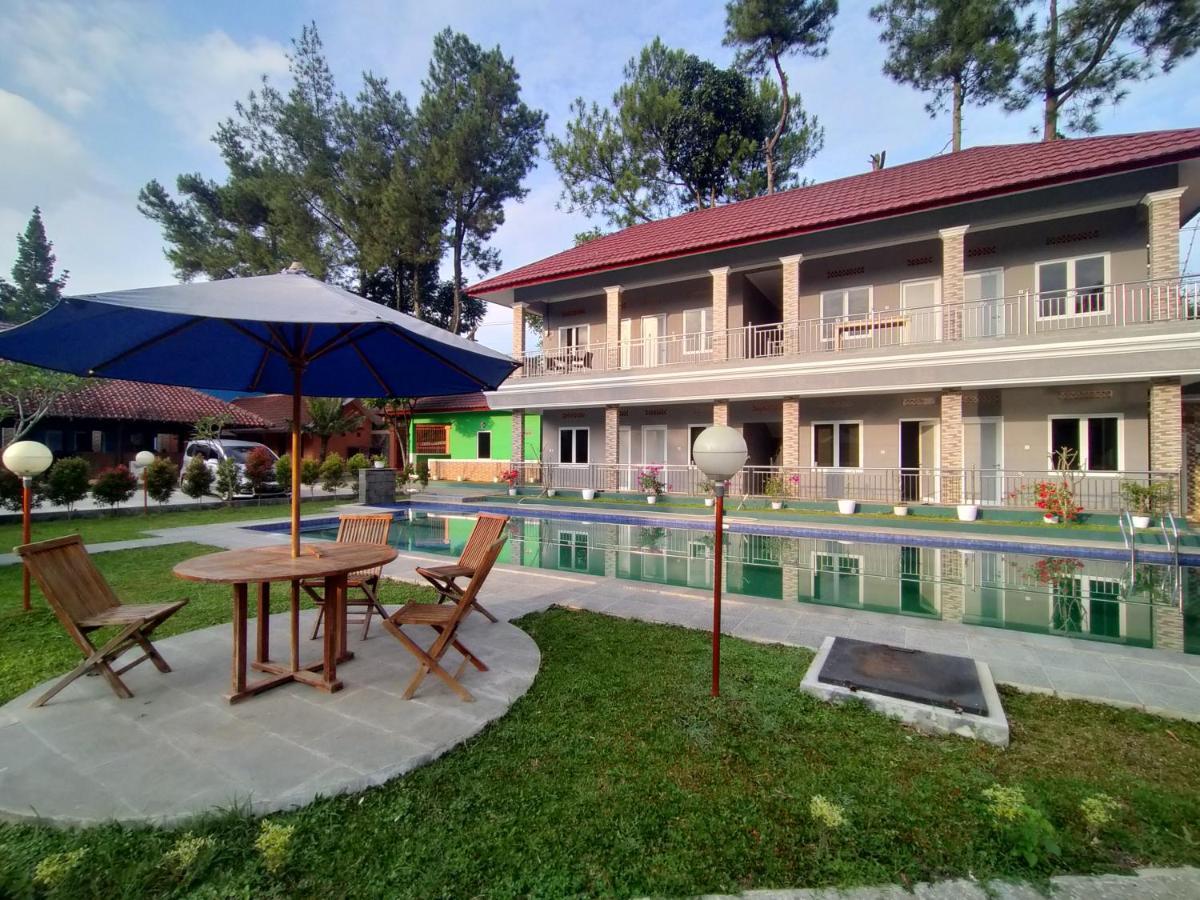 Villa Batu Tua Puncak Mitra Reddoorz ボゴール エクステリア 写真