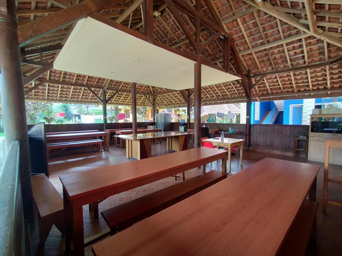 Villa Batu Tua Puncak Mitra Reddoorz ボゴール エクステリア 写真