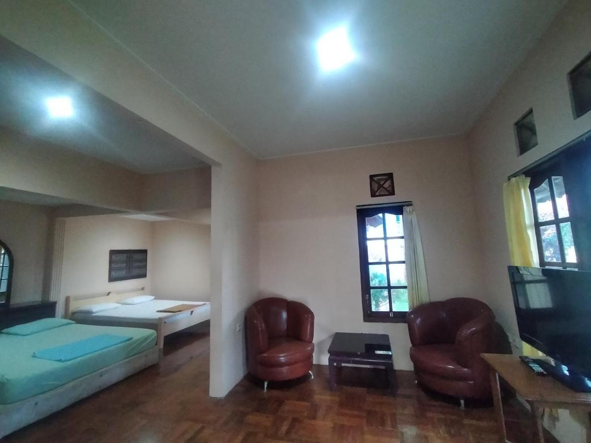 Villa Batu Tua Puncak Mitra Reddoorz ボゴール エクステリア 写真