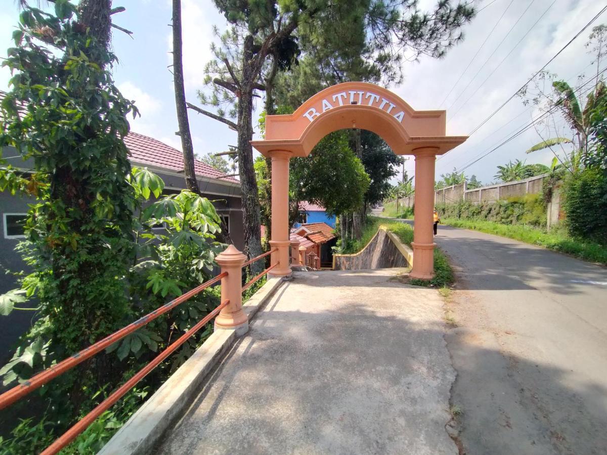 Villa Batu Tua Puncak Mitra Reddoorz ボゴール エクステリア 写真