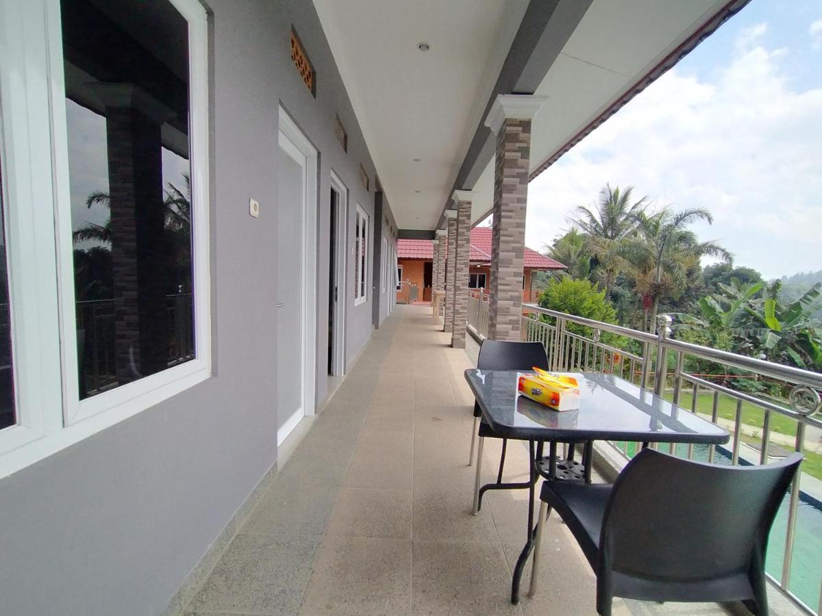 Villa Batu Tua Puncak Mitra Reddoorz ボゴール エクステリア 写真