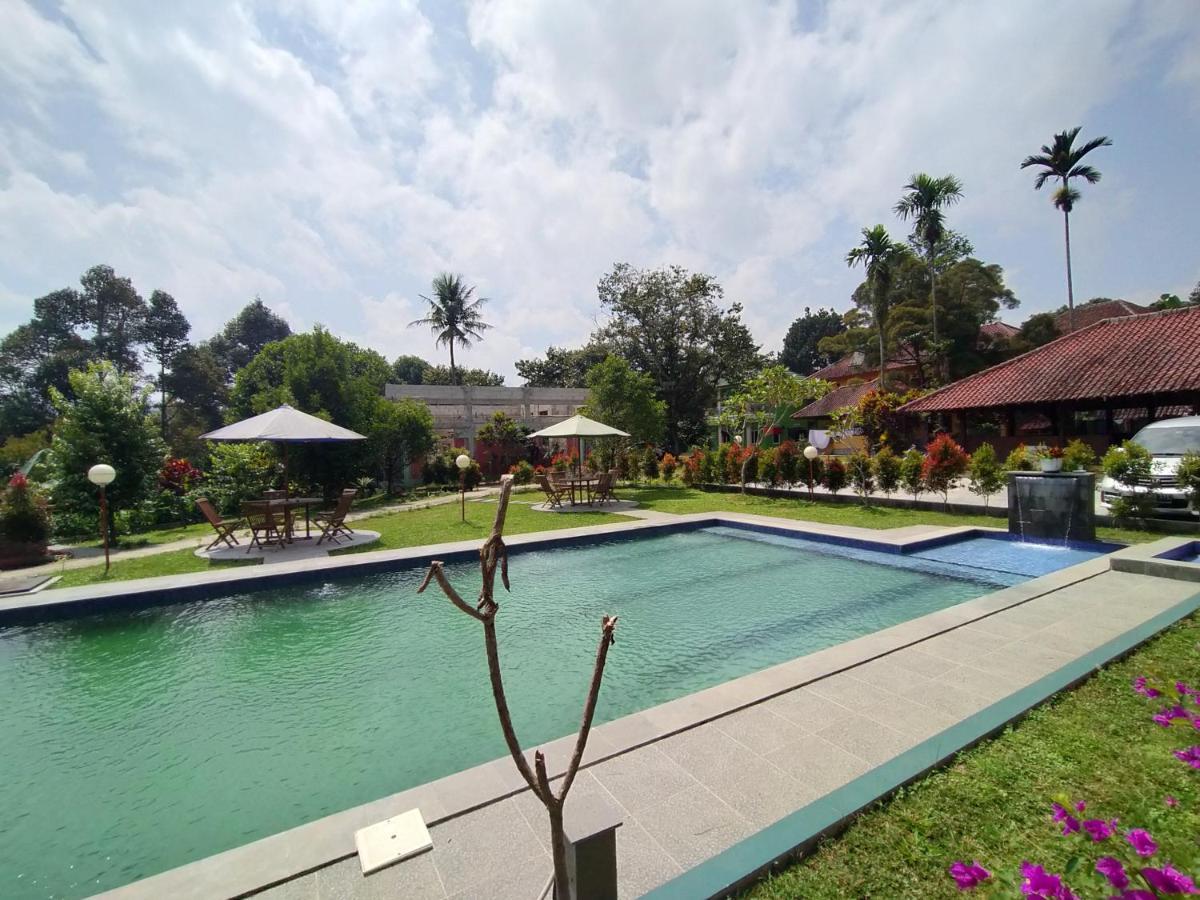 Villa Batu Tua Puncak Mitra Reddoorz ボゴール エクステリア 写真